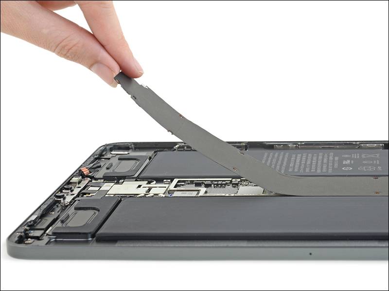 更薄更脆弱？ 苹果揭露全新 iPad Pro（M4）内在构造，不仅能加强散热效果还能提升强度 - 摩榜