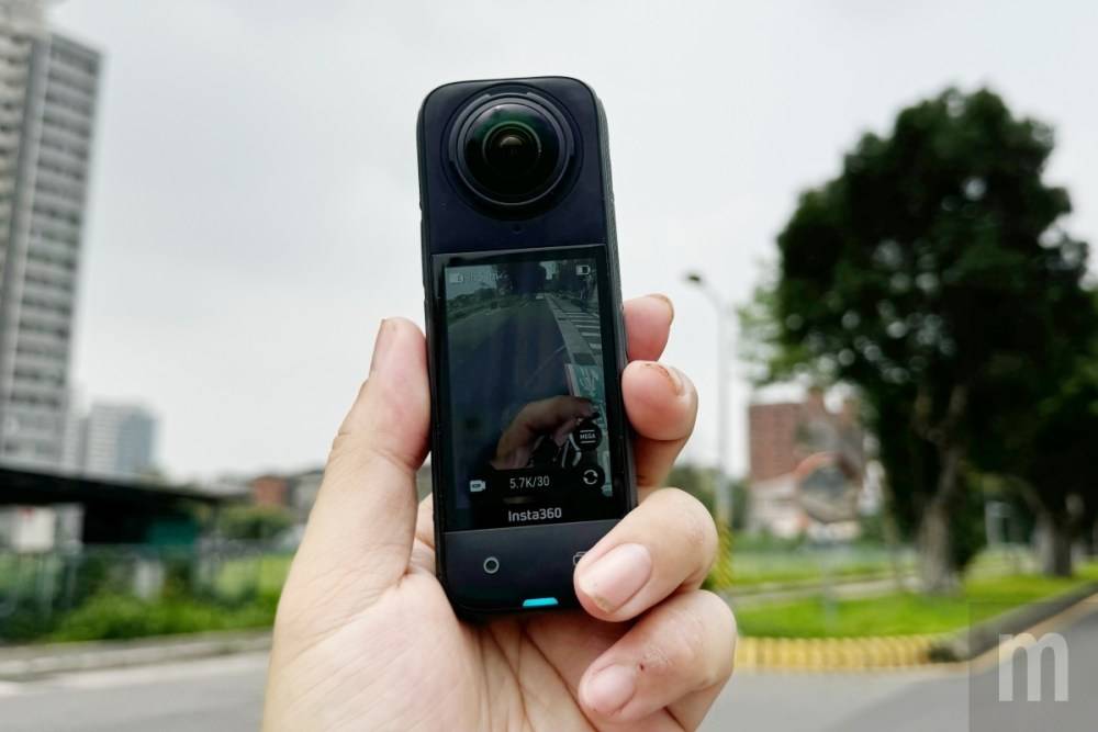 Insta360 X4， Insta360接续推出新全景相机Insta360 X4，带来更无缝的8K全景拍摄、拍摄时间也大幅增加<br><span style='color：#848482; font-size:16px;' >诸多功能均有升级</span>， mashdigi-科技、新品、趣闻、趋势