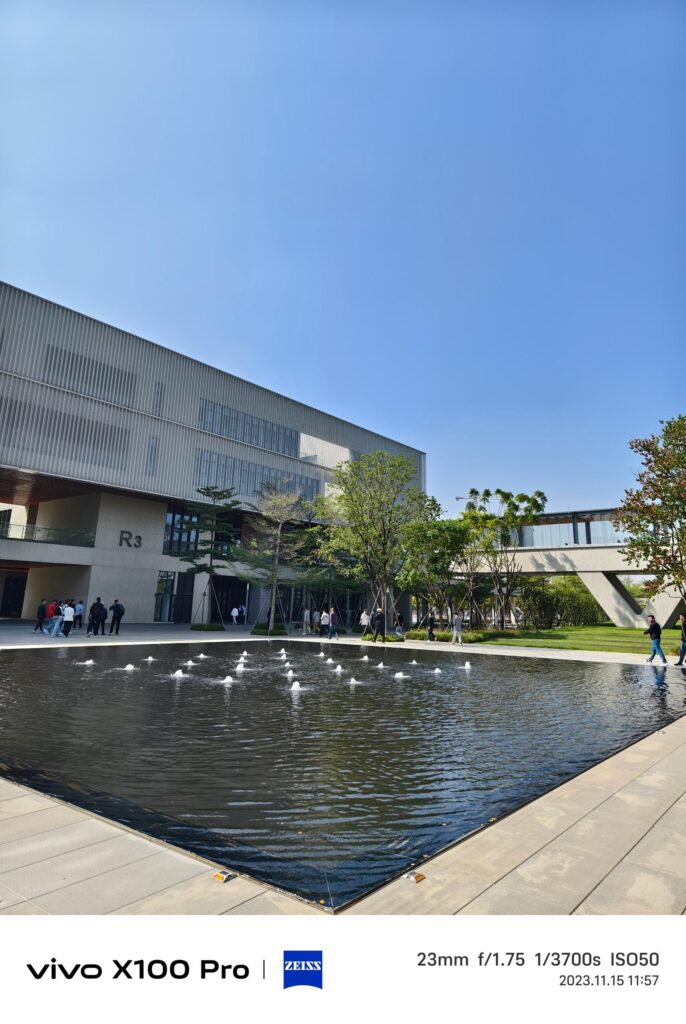 走进vivo总部的科技前沿：未来感十足的科技之旅，一场与未来的邂逅！