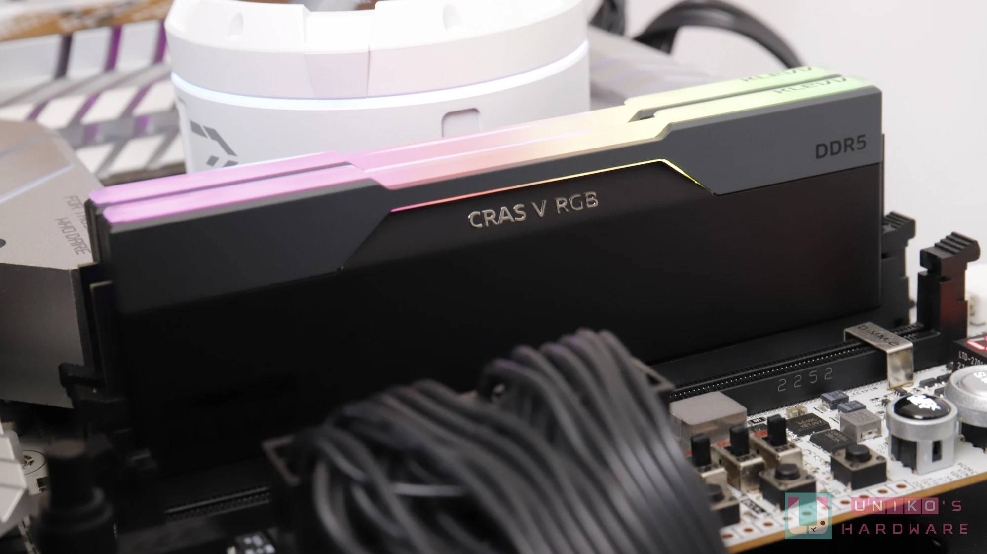 直上 8600 MT/s！ KLEVV CRAS V RGB DDR5-7600 内存开箱评测