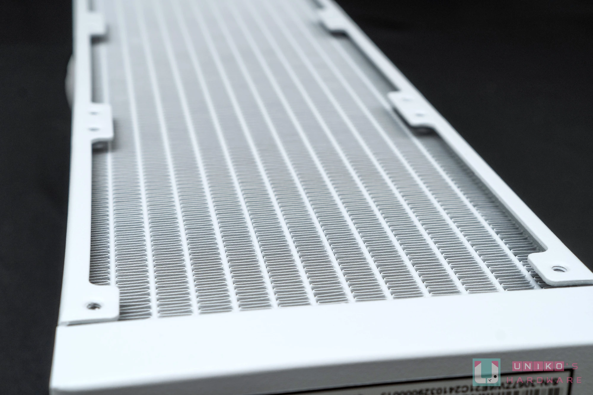 白色新潮流！ MSI MAG CORELIQUID E360 WHITE 水冷散热器开箱评测