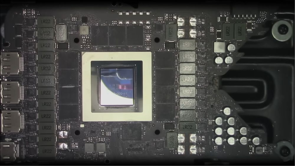 RTX 4090 维修有够惊，国外 Youtuber 卸除 GPU 芯片发现居然有虫 - 榜哥