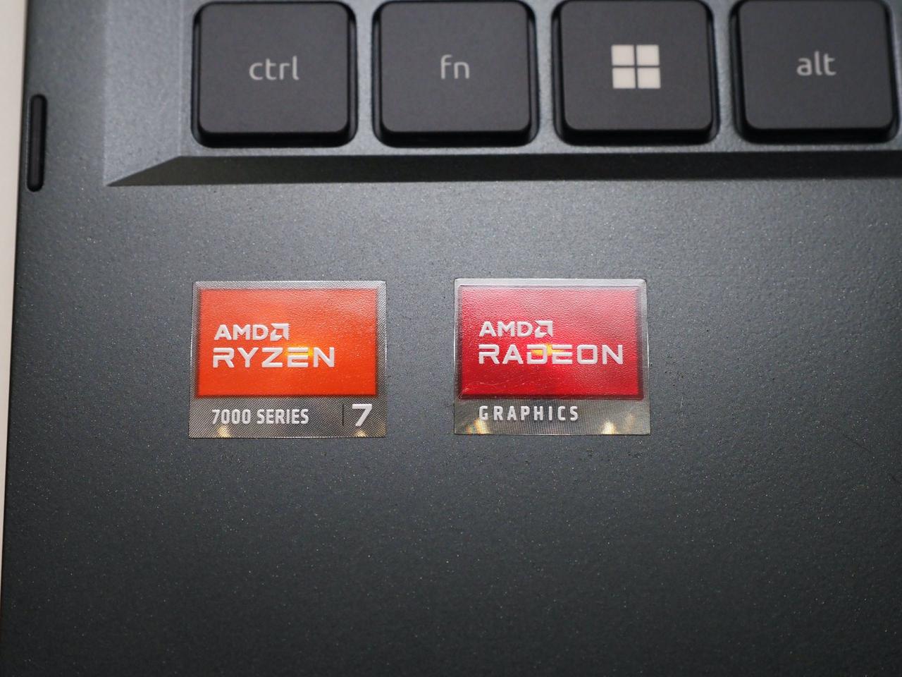搭载AMD Ryzen 7 7840U的Acer Swift Edge 16评测，效能出色但受限轻薄设计影响持续效能
