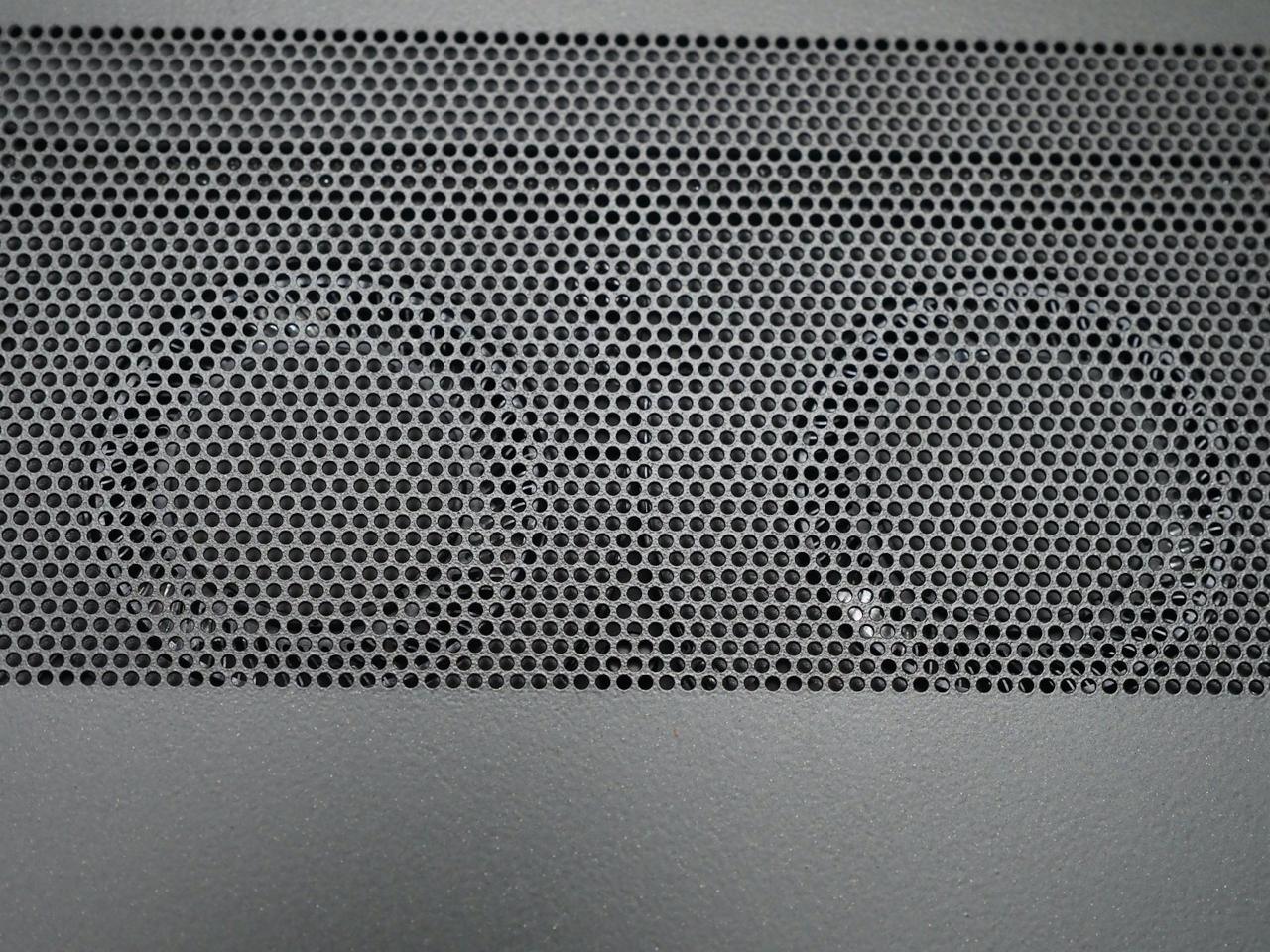 搭载AMD Ryzen 7 7840U的Acer Swift Edge 16评测，效能出色但受限轻薄设计影响持续效能