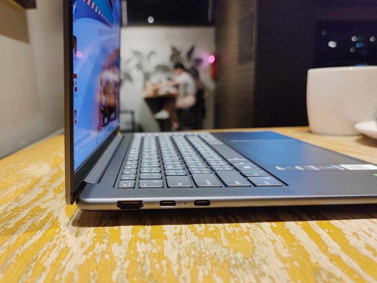 轻薄高效专业创作型笔电Lenovo Yoga Pro 7i开箱分享