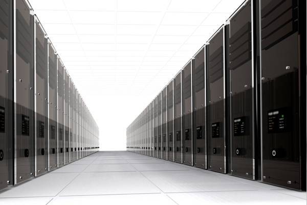 Apple 与 Broadcom 合作开发新 AI 服务器芯片 预计 2026 年发布