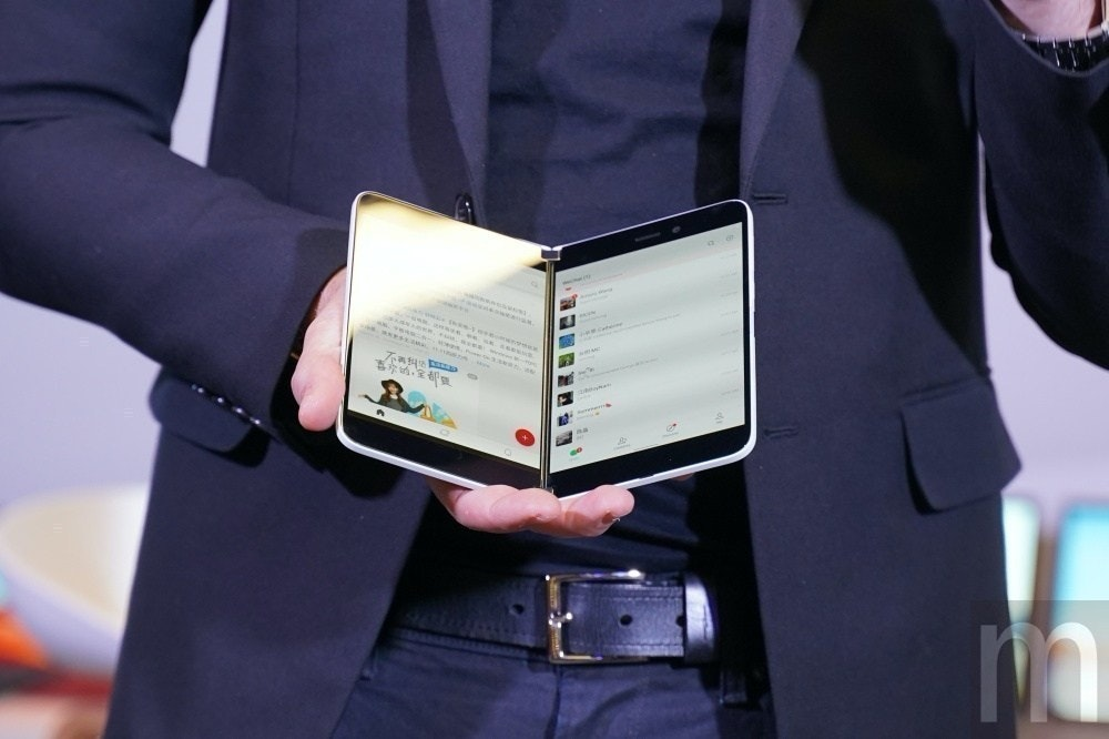 微软双屏手机 Surface Duo 已终止技术支持 Surface Duo 2 预计 2024 年终止