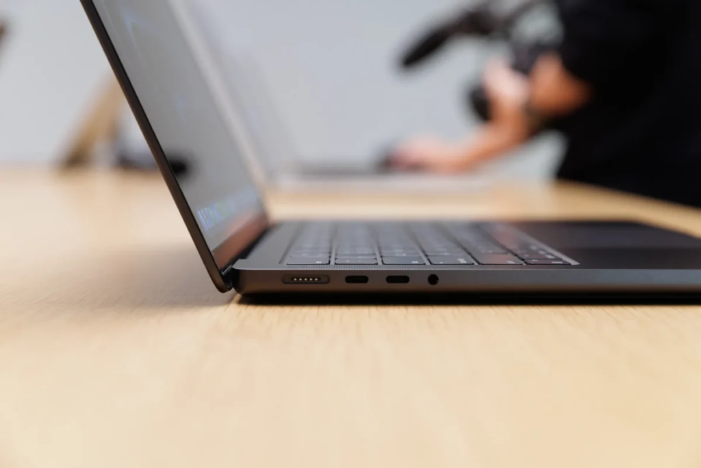 M4 MacBook Pro、Mac mini 与 iMac 实机抢先看！ 第11张