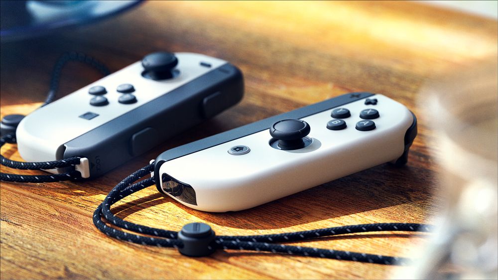 Lenovo 未上市掌机 Legion Go ，传参考了 Switch Joy-Con 设计 - 榜哥
