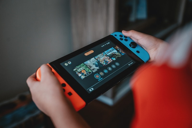 为了降成本，下一代 Nintendo Switch 的屏幕可能还是 LCD，于明年下半年推出 - 榜哥