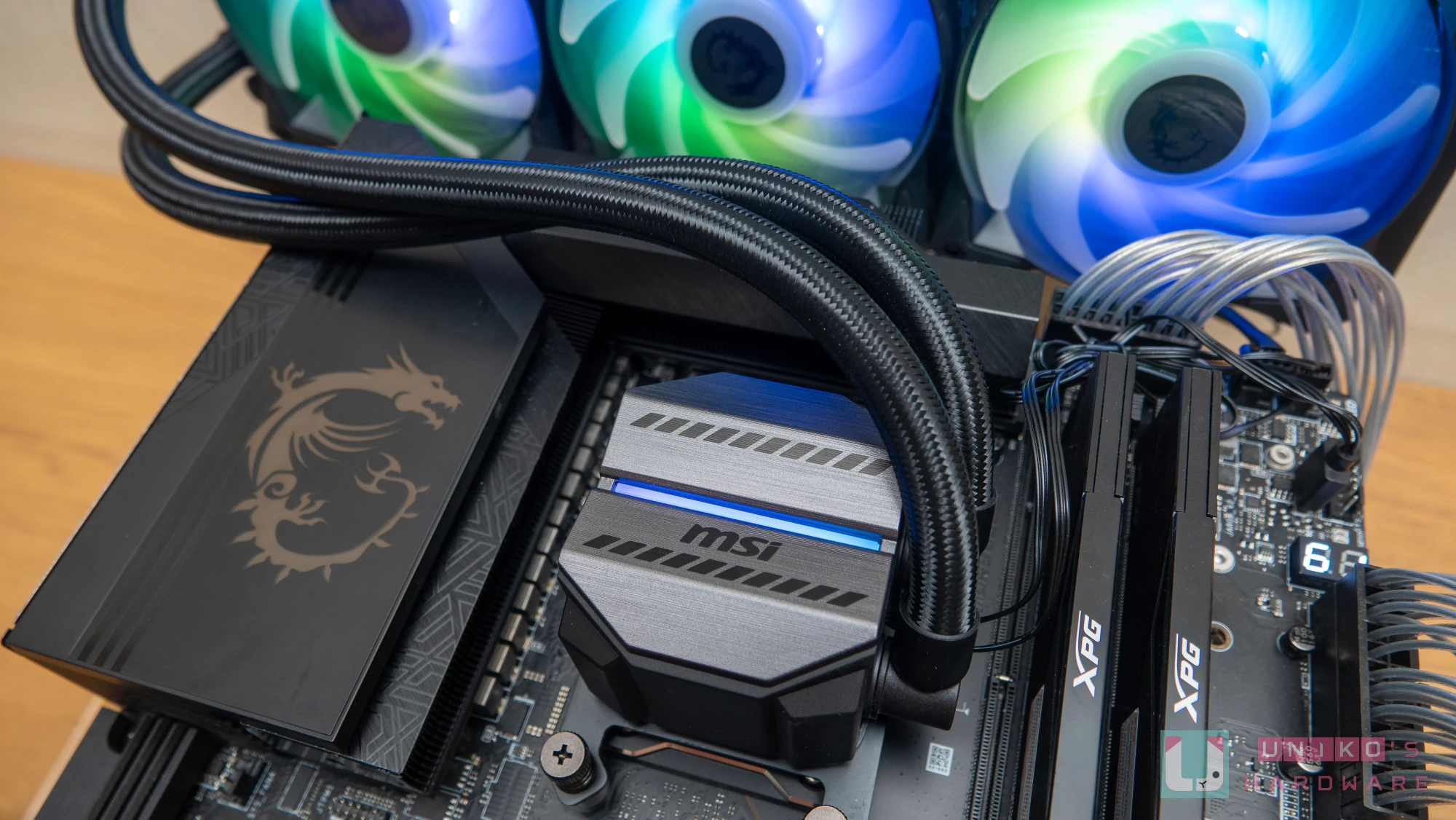 高性价比！ MSI MAG CORELIQUID M360 一体式水冷开箱测试