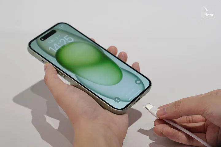 iPhone 15 首发开箱体验：最实在的一款标准版 机型 第6张