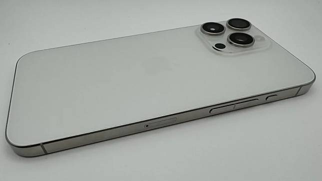 iPhone 15 Pro 临时被叫停的神秘触觉按钮曝光