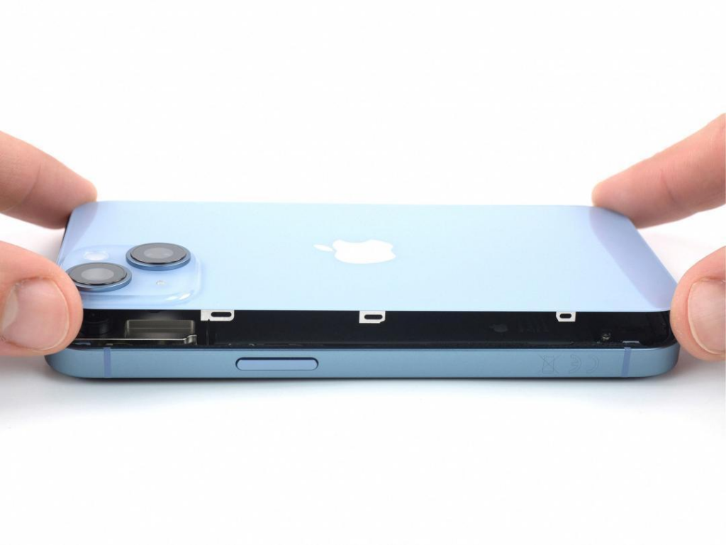 iPhone 16电池设计细节曝光！ 苹果新技术降低更换难度