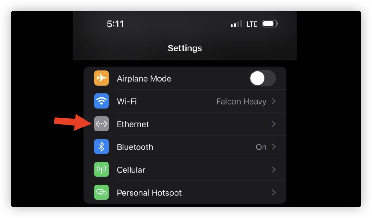 iPhone 15 改 USB-C 就可以接网路线，实测可达 800 Mbps 第2张
