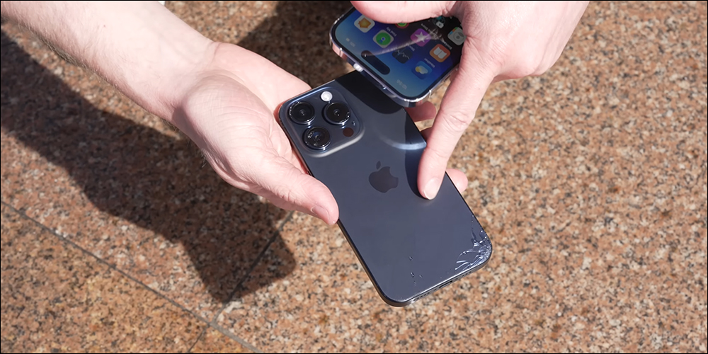 iPhone 15 Pro全球首摔测试，新的弧形边缘钛金属中框似乎不太耐用 - 榜哥