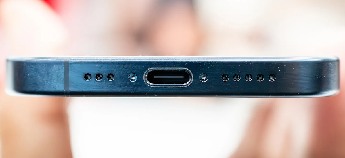 体验者爆料iPhone15 Pro系列存在变色和指纹问题