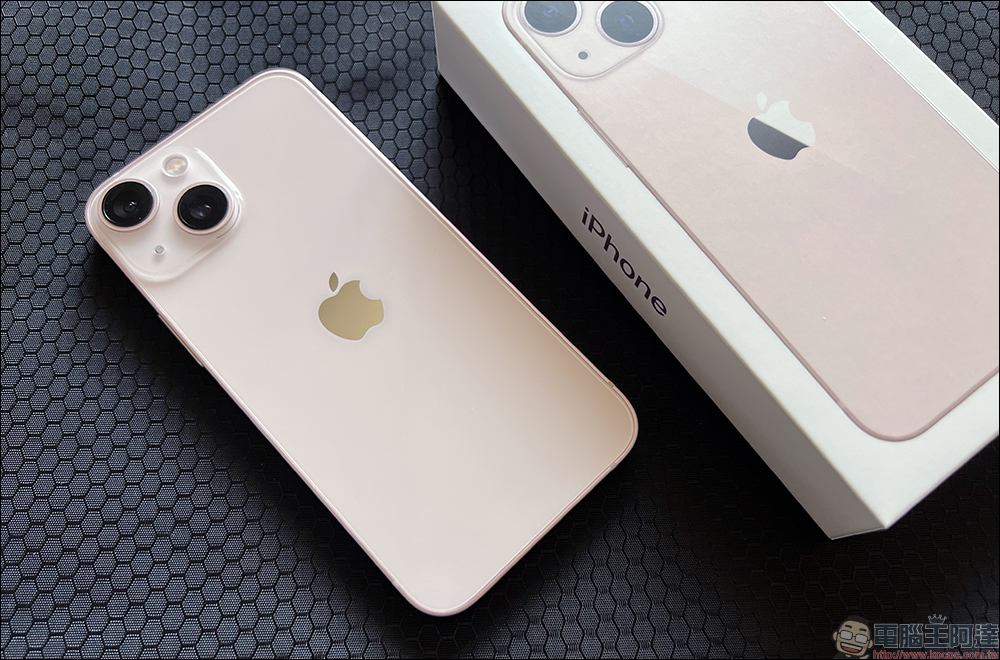 iPhone 15 发布后， iPhone 13 mini 、MagSafe 移动电源以及 MagSafe 双充电器正式停产 - 榜哥