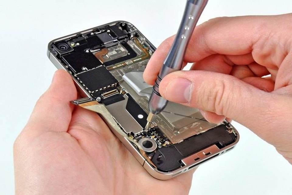 iphone修理該找誰？iphone修理店家3大撇步教你挑- 教學文章- 黑盒子數位-手機電腦維修中心