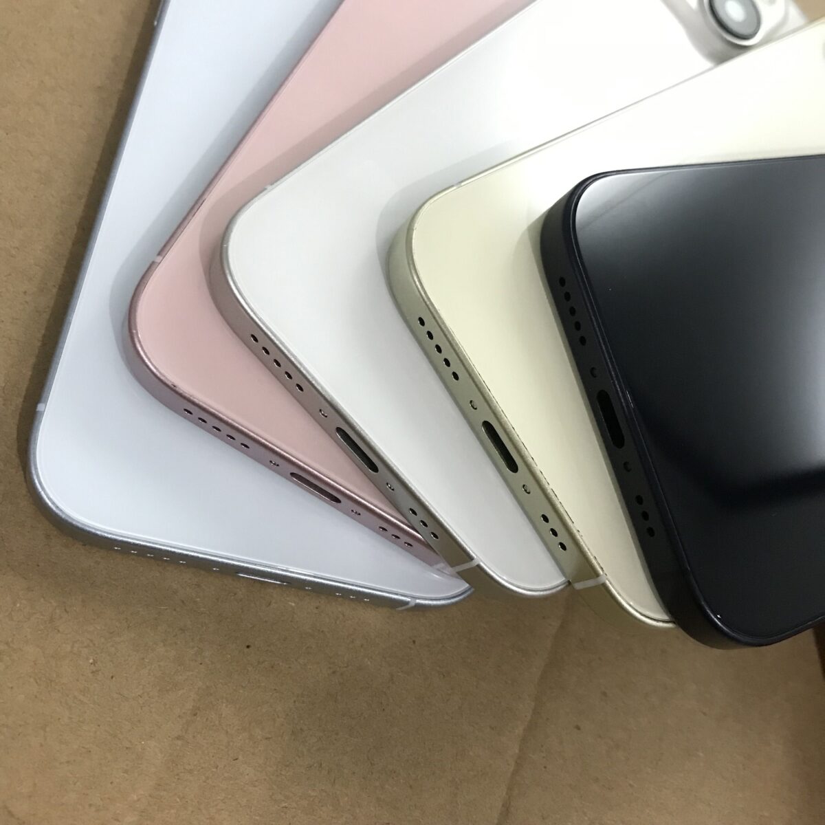 iPhone iOS iPhone 15 iPhone 15 Pro 颜色 配色 模型机 保护壳 编织保护壳 皮革保护壳