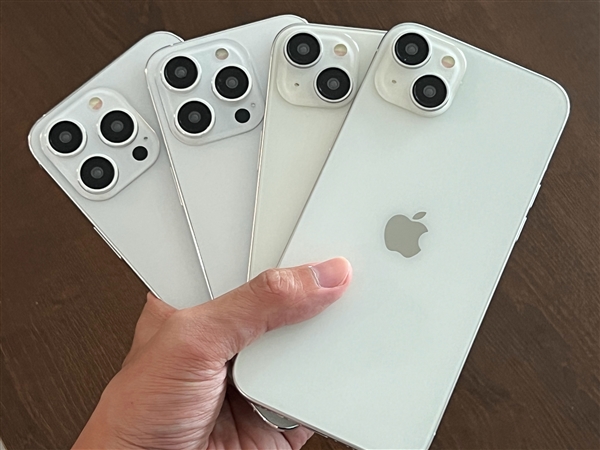 iPhone 15系列模型机曝光：全系Type-C！边框更窄，Pro版独享固态静音键！