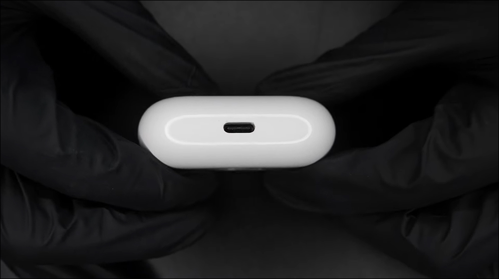 传闻 USB-C 版 AirPods Pro 2 有望与 iPhone 15 系列同步在秋季新品发布会推出 - 榜哥