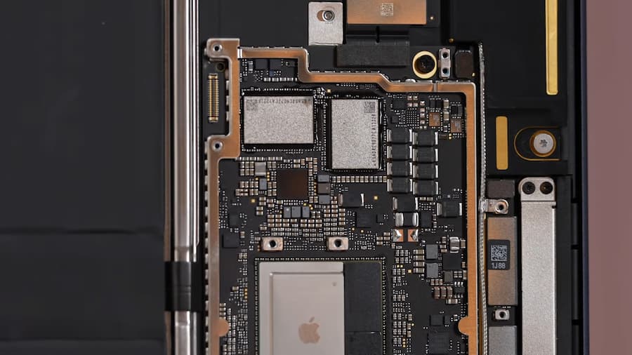 M3 MacBook Air SSD读取速度比前代快82%！ 苹果放弃低成本方式处理 1