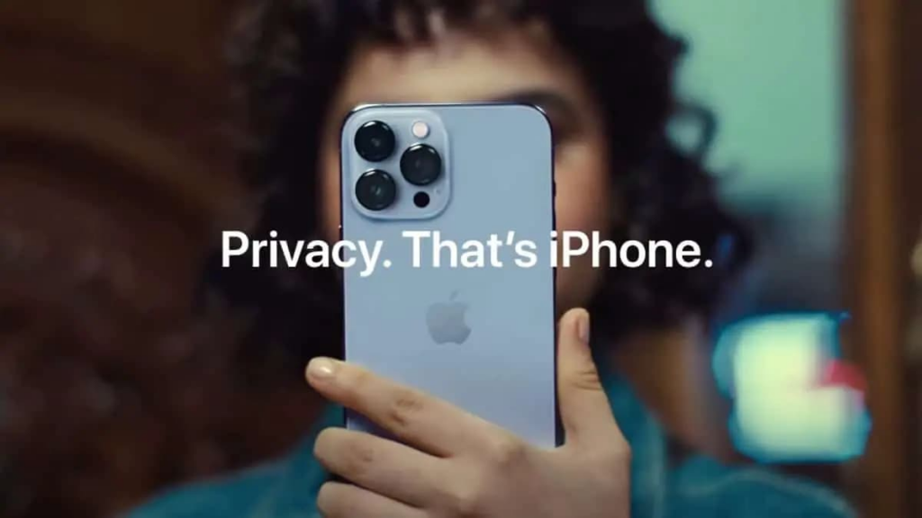 Apple 苹果取得两项「屏幕防窥专利」未来免 iPhone 防窥保护贴