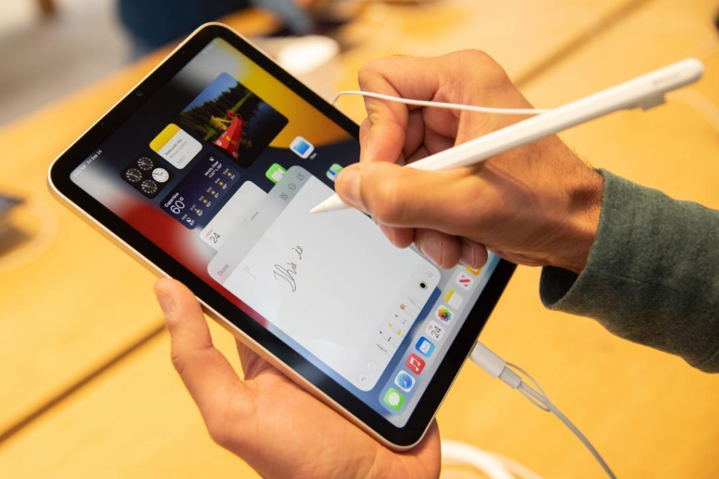 比新 iPhone 更值得期待？ 传苹果首款「折叠 iPad」最快明年问世