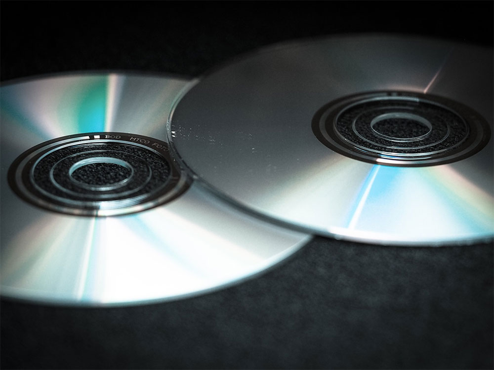 云普及的现在，你还需要用 DVD 储存资料吗？ - 榜哥