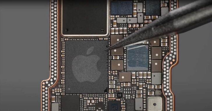 到iPhone 17可能5G都还得靠高通：为什么苹果的数千工程师就是做不出5G芯片？ 干不掉高通？