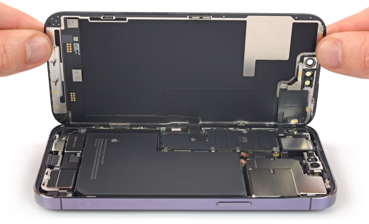iPhone 15 Pro Will Be 'Easier to Repair' Thanks To The Redesigned Chassis,  Allowing Easier Access To Internals
