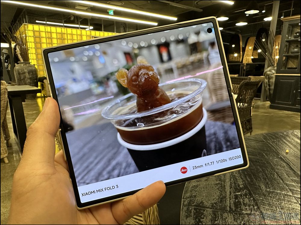 Xiaomi Mix Fold 3 开箱动手玩：外观设计与性能篇 - 榜哥