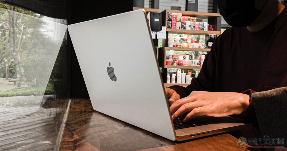 MacBook Pro 搭载触控屏幕