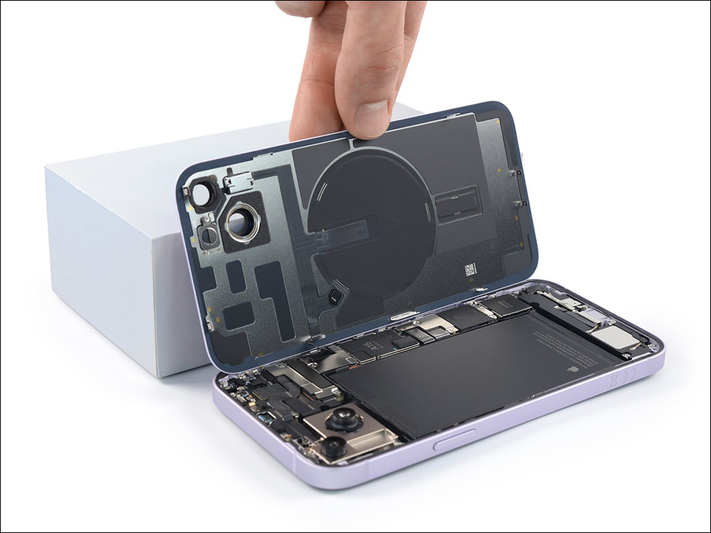 据传iPhone 15 Pro系列像iPhone 14和iPhone 14 Plus一样更容易维修 - 榜哥