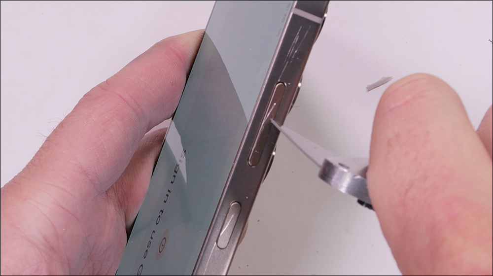 三星 Galaxy S25 Ultra 的镜头环竟然是“假的”？ 你没看错 - 榜哥