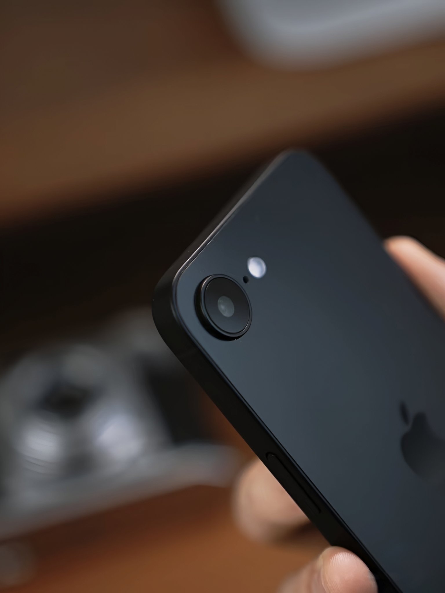 iPhone SE 4 光刻黑色
