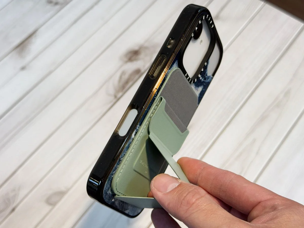 iOS iPhone 16e iPhone 16e 拆解