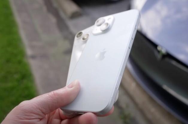 iPhone15手机全部4款模型机开箱！赶紧来看苹果15最新圆角边框的样子 第4张