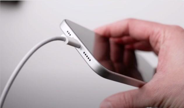 iPhone15手机全部4款模型机开箱！赶紧来看苹果15最新圆角边框的样子 第16张