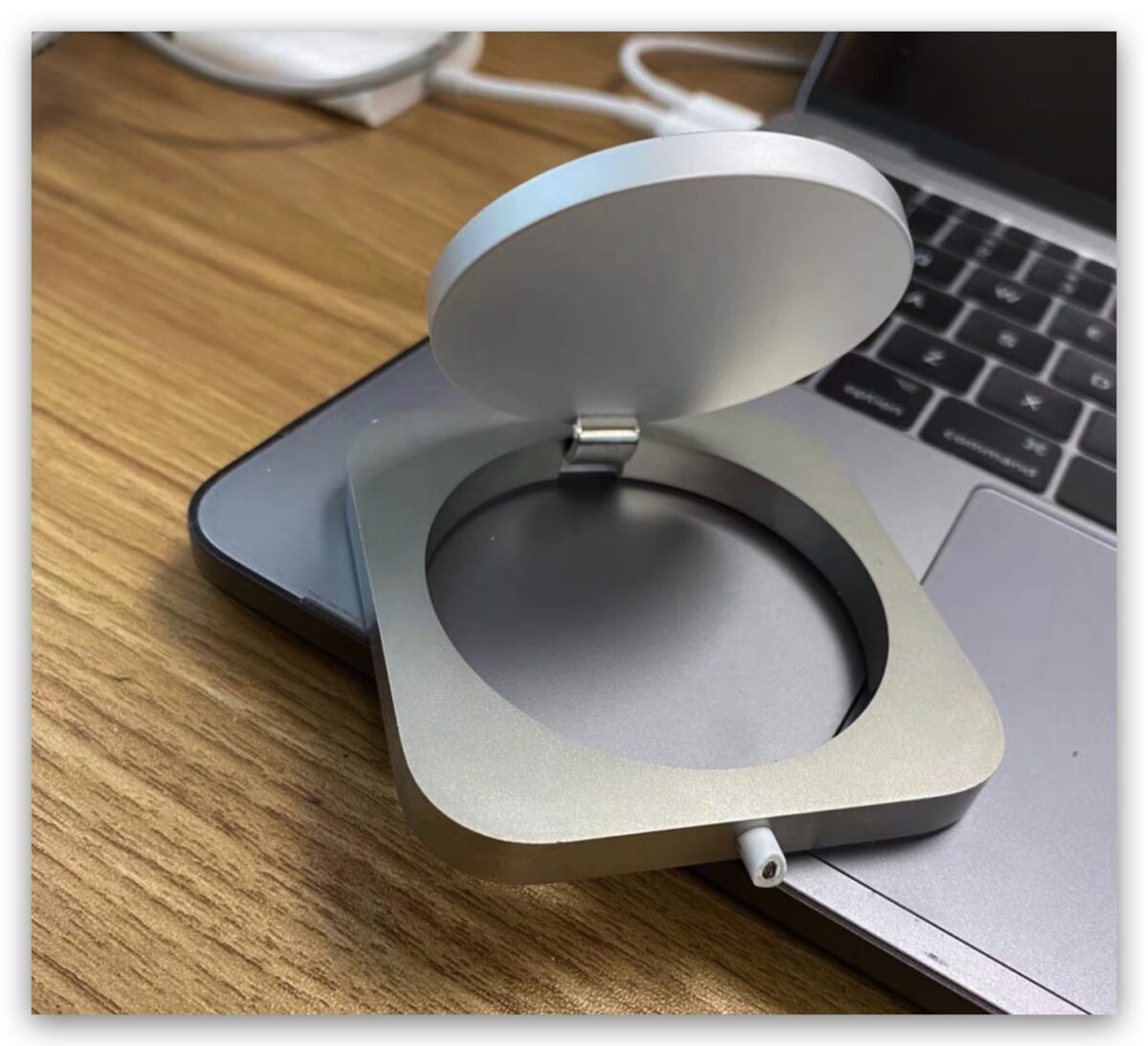 蛮好看的！这款苹果未发布的 MagSafe 充电器照片曝光 第6张