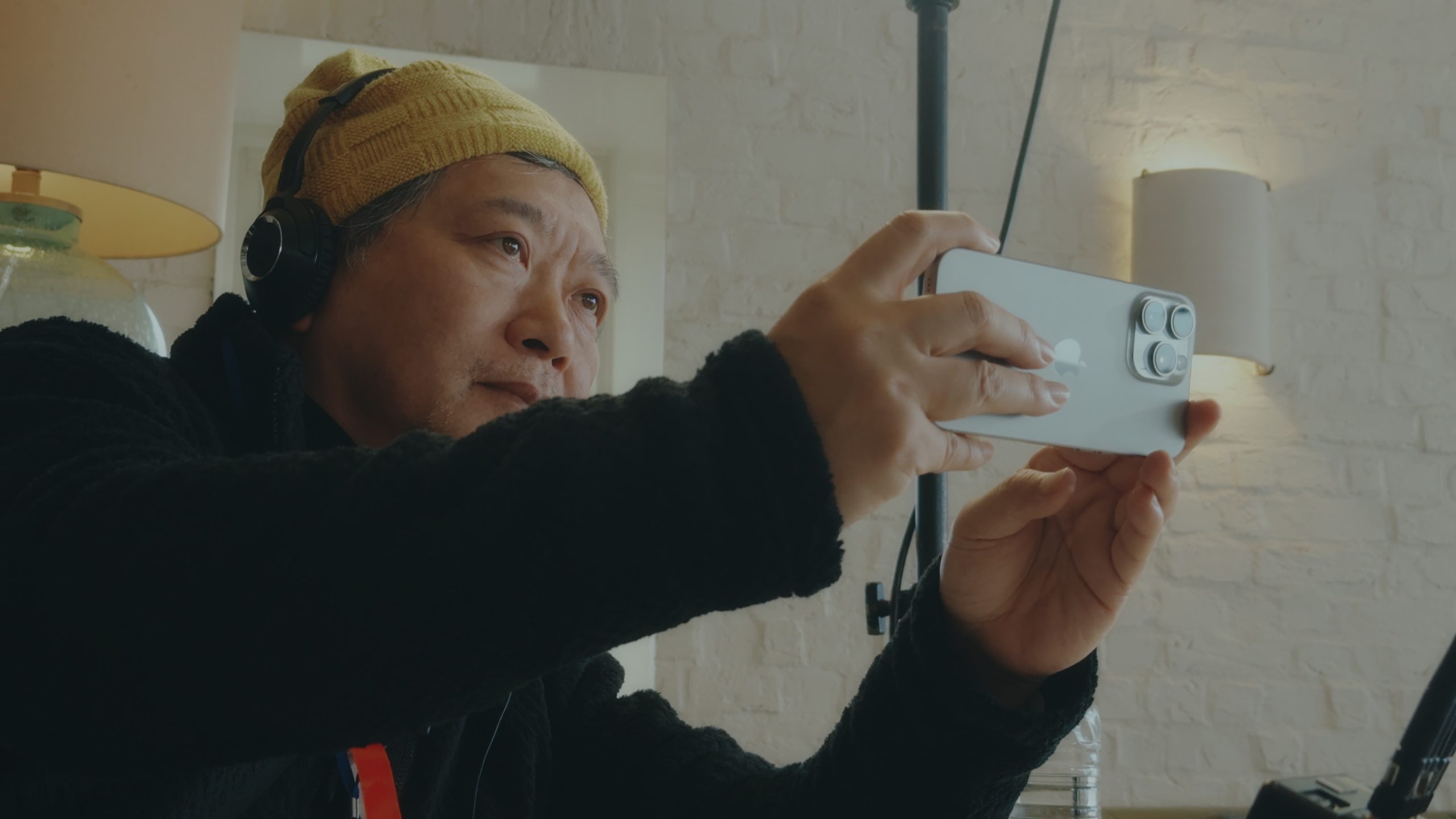 是枝裕和用iPhone 16 Pro拍摄穿越时空爱情短片《Last Scene》，细腻捕捉日常真实之美