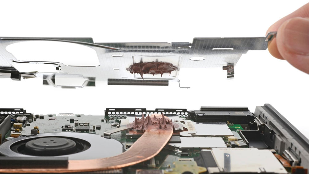 Nintendo Switch 2 拆解，iFixit：可修复性差、换摇杆更难 - 榜哥
