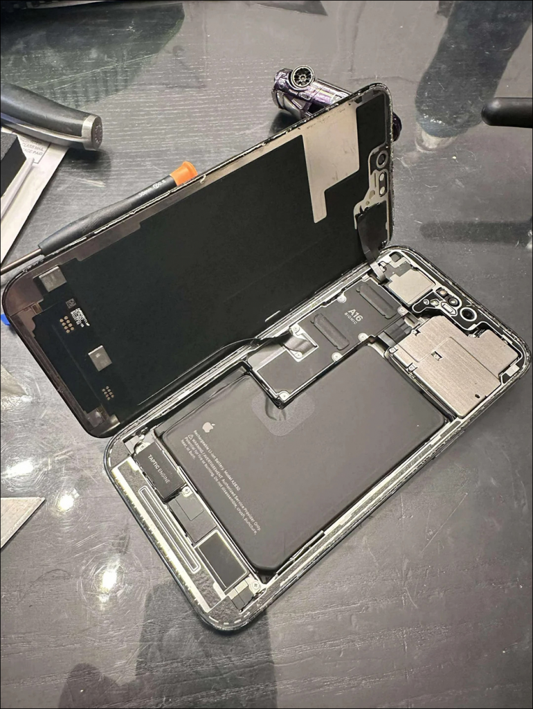 iPhone 屏幕坏了怎么办？ 网友用「舒肥法」加热拆屏幕，请勿模仿