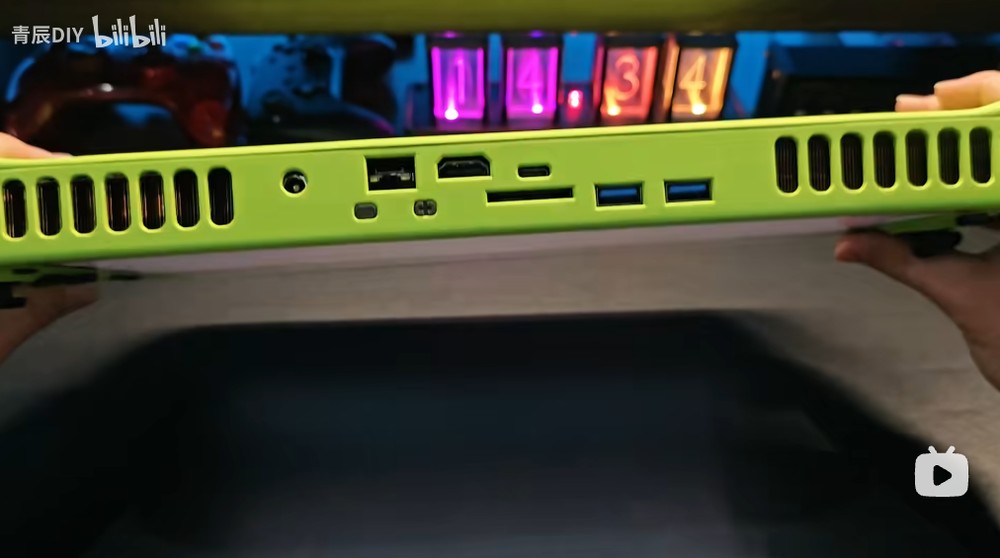 玩家自制12.5寸4K游戏掌机，搭载RTX 4090笔记本GPU+i9-14900HX超猛规格-榜哥