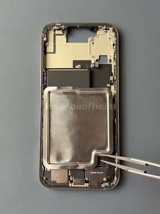 原本以为是 17 Air 的电池原是 iPhone 17 Pro 的