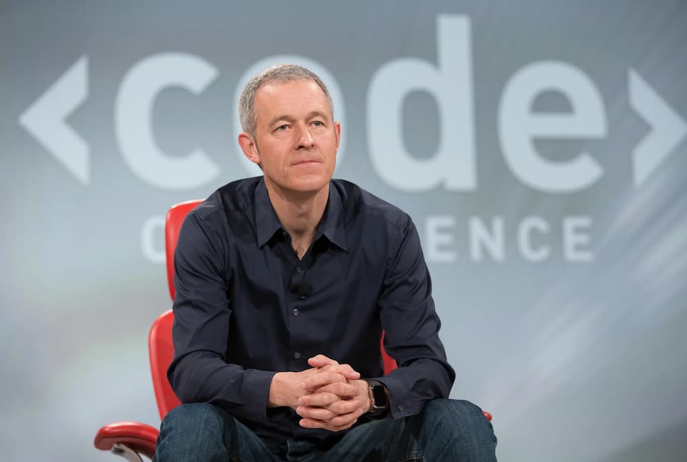 apple ceo successor jeff williams retirement a1