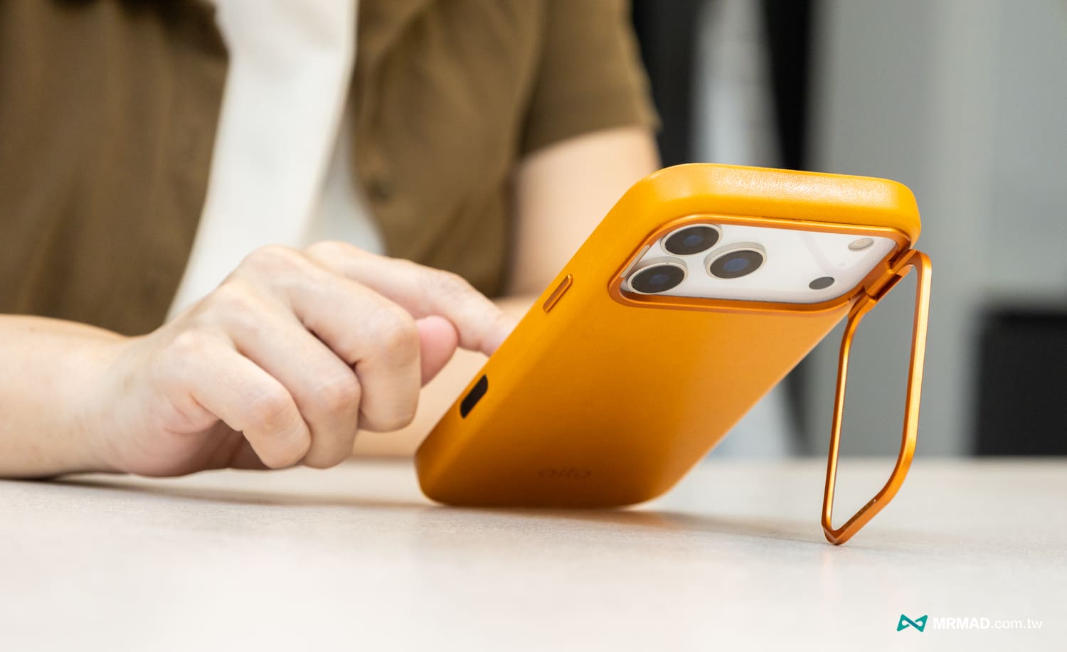 alto Uplop iPhone 17 磁吸皮革手机壳开箱与评价9