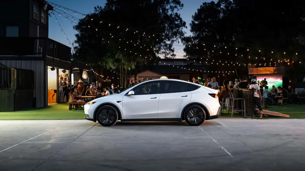 Tesla Model Y标准款值不值得买