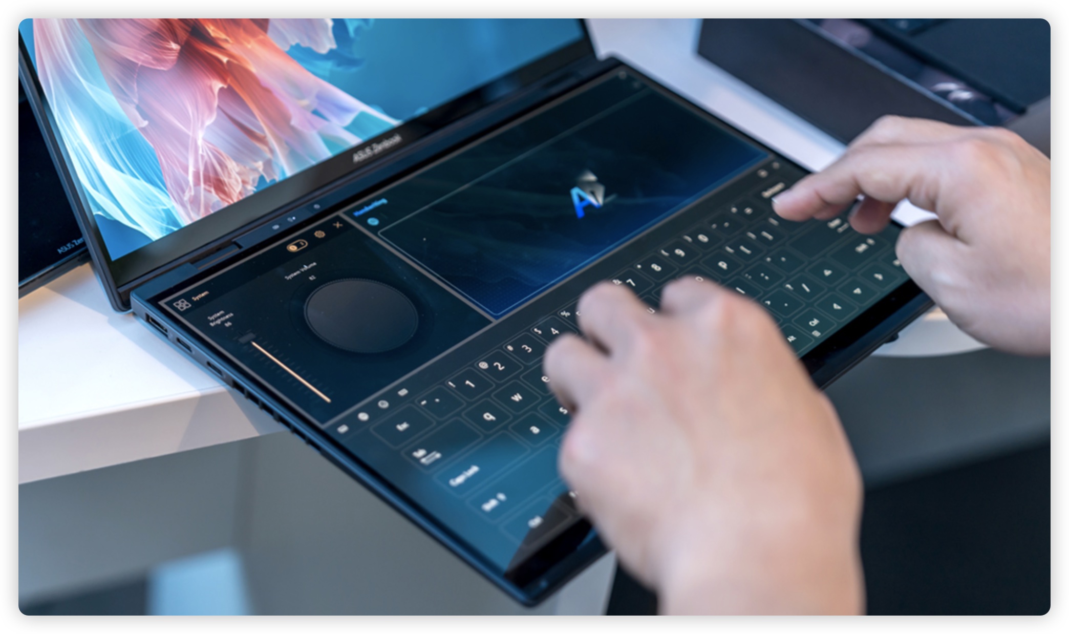CES 2024 华硕 ASUS Zenbook Duo